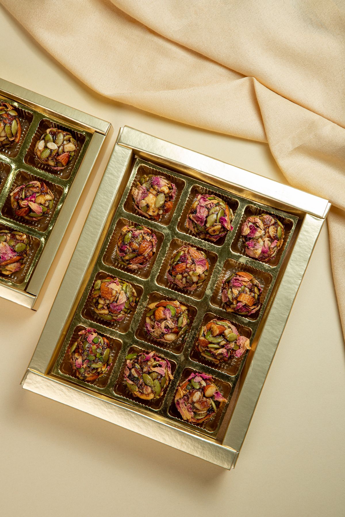 khajoor-dryfruit-dates-laddu/Artisanal Laddoos. Timeless Taste.