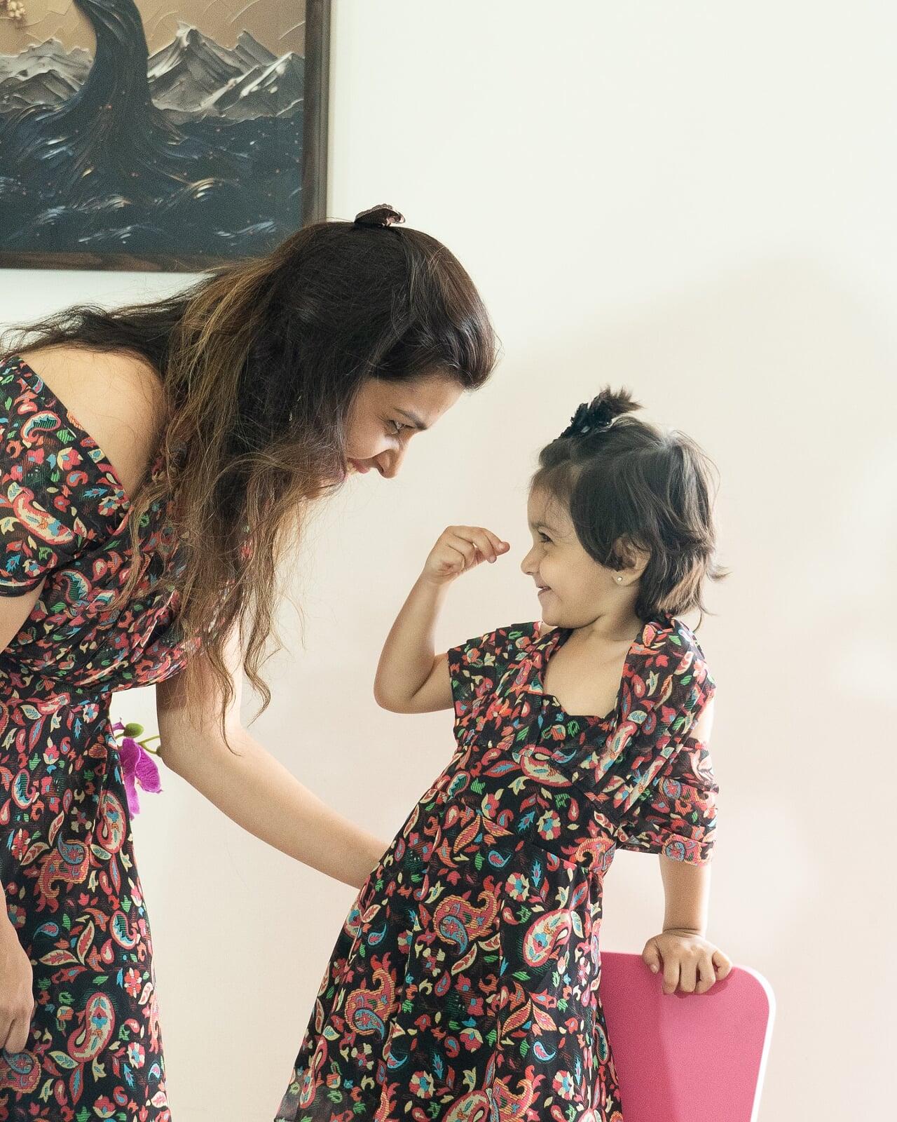 Best Family Photoshoot Poses With Toddlers in 2026 Best Family Photoshoot Poses With Toddlers in 2026