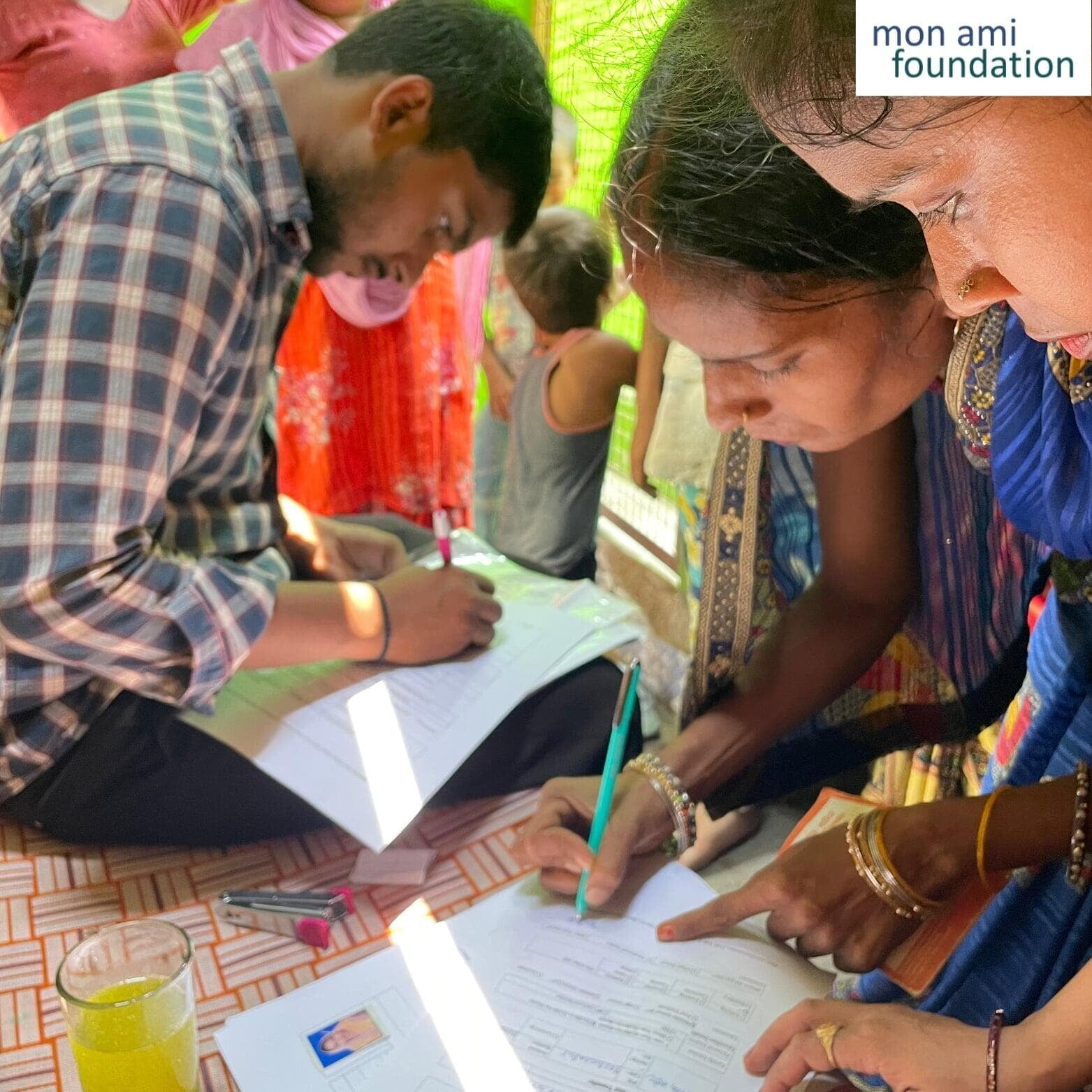 CSR Dashboards: Making Transparency Work for Communities CSR Dashboards: Making Transparency Work for Communities