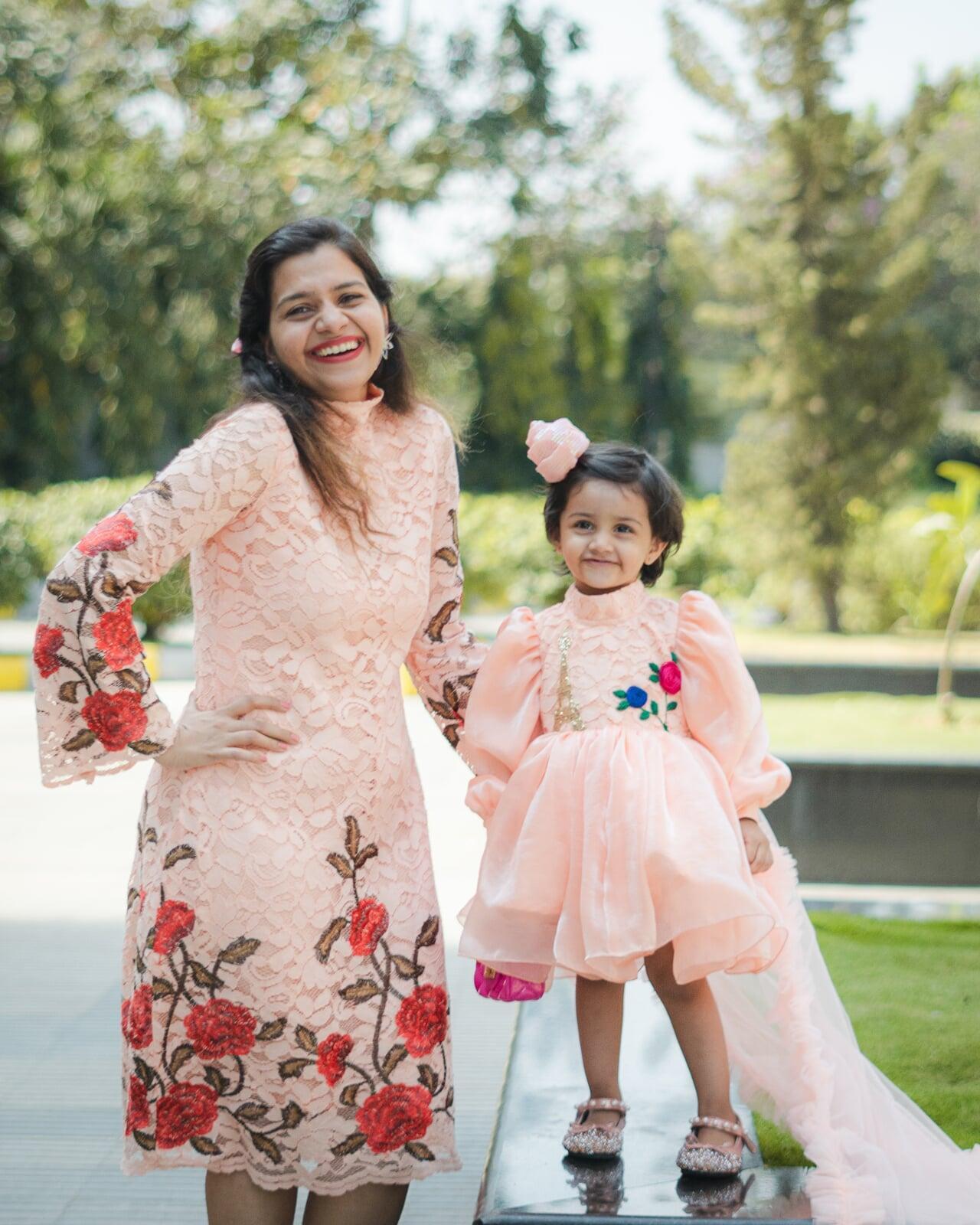 Twinning Outfit Ideas for Mother and Daughter Twinning Outfit Ideas for Mother and Daughter