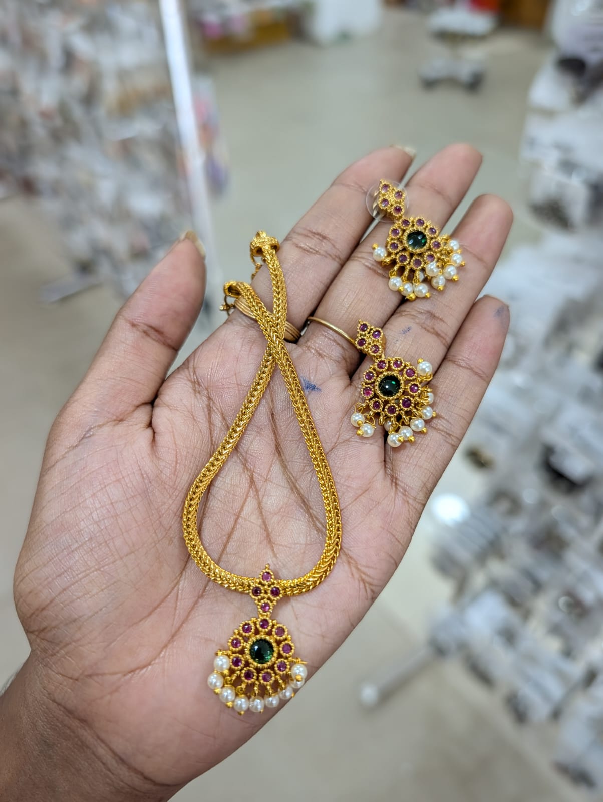 Neckpiece Neckpiece