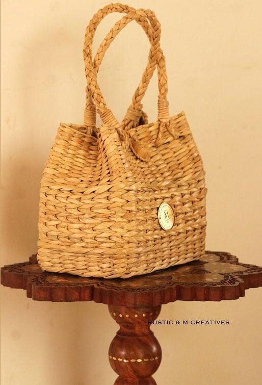 Celebrate the heritage of Shimla with our Classic Shimla Jakhoo White Crew Neck T-Shirt, a timeless piece for those who appreciate culture, tradition, and travel. Featuring an artistic tribute to the majestic Hanuman Statue at Jakhoo Temple, this t-shirt captures the spiritual essence of one of Shimla’s most iconic landmarks. As part of Yatrika’s Classic Series, this t-shirt also honors the beauty of Indian classical languages, a tribute reflected in our exclusive hangtags. Blending heritage with modern fashion, it’s more than just apparel—it’s a story you wear. Celebrate the heritage of Shimla with our Classic Shimla Jakhoo White Crew Neck T-Shirt, a timeless piece for those who appreciate culture, tradition, and travel. Featuring an artistic tribute to the majestic Hanuman Statue at Jakhoo Temple, this t-shirt captures the spiritual essence of one of Shimla’s most iconic landmarks. As part of Yatrika’s Classic Series, this t-shirt also honors the beauty of Indian classical languages, a tribute reflected in our exclusive hangtags. Blending heritage with modern fashion, it’s more than just apparel—it’s a story you wear.