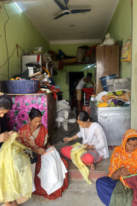 KANTHA STICKY NOTE OVERSIZED T-SHIRT KANTHA STICKY NOTE OVERSIZED T-SHIRT