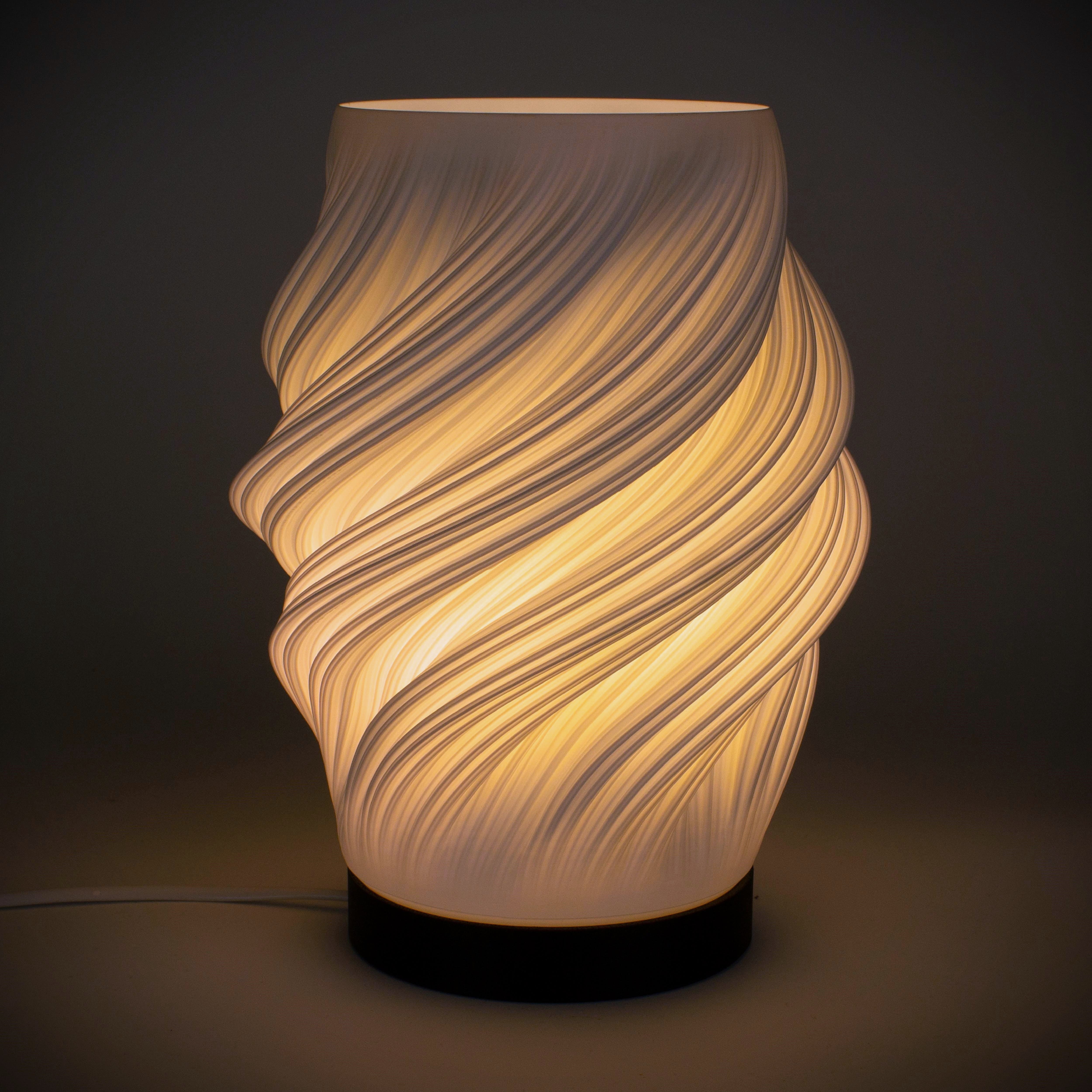 FLUIDWIZE Star Twist Lamp