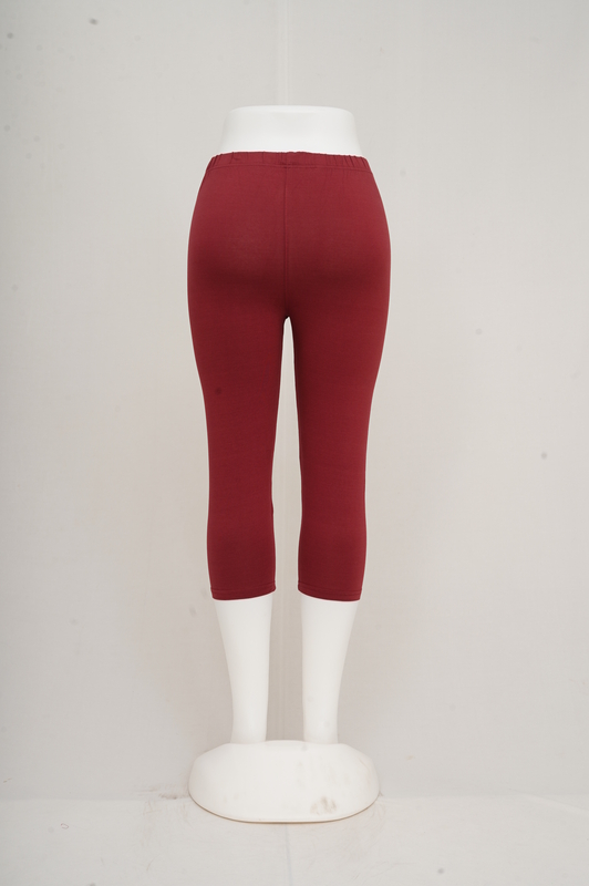 Women Maroon Capri