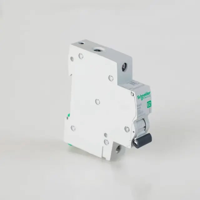 Schneider AC MCB 1P 16A C curve 240V (Pack of 1)