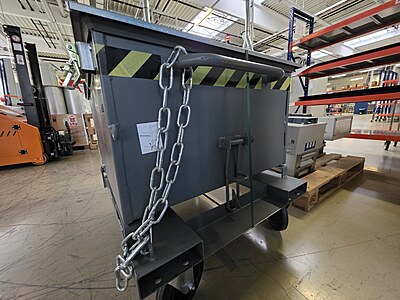 BAUER 5383244, KN-R/D 400, tipping container, with casters and lid