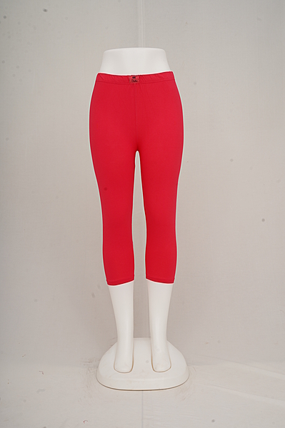 Women Raspberry Capri