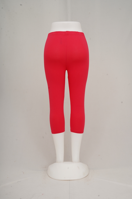 Women Raspberry Capri