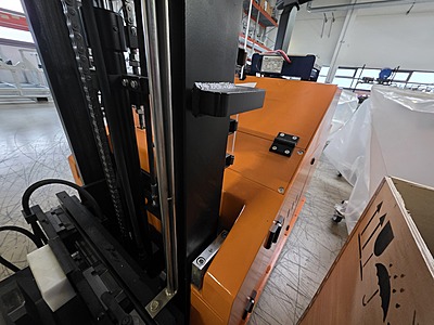 BAKA 1709-919-UMB, EGGT 79-1004 ELSO, Electric counterbalance walkie stacker with mounting plate