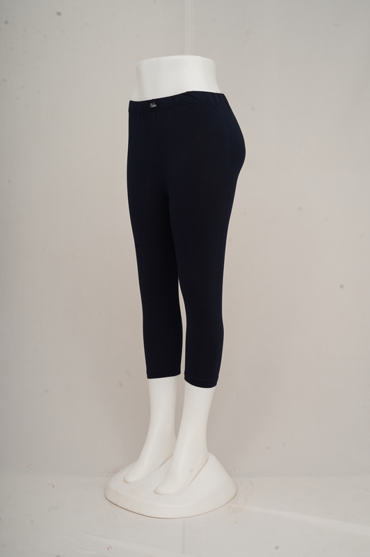 Women Navy Capri