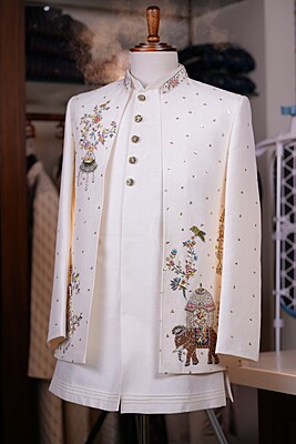 Ivory Embroidered Jodhpuri