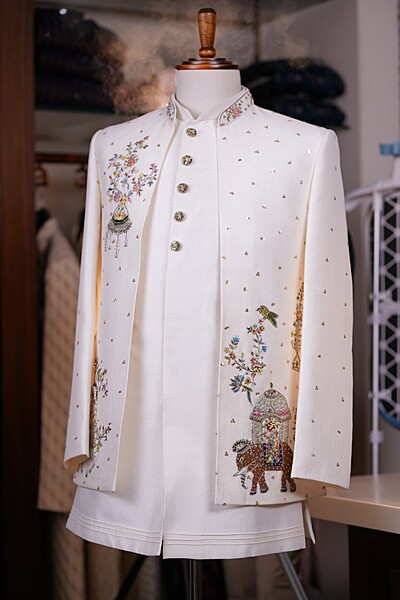 Ivory Embroidered Jodhpuri