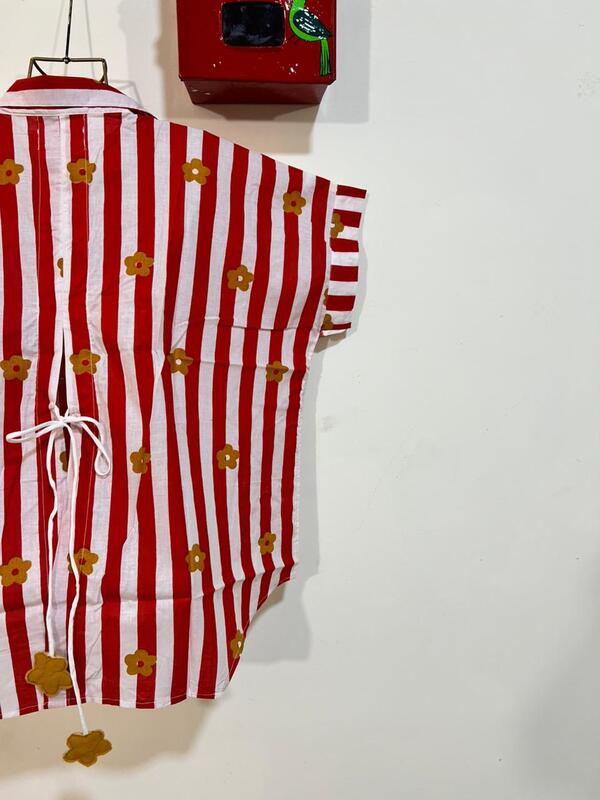 Ishq's Small Anti-fit with Back Open & Tie - Red & White Stripes with Flowers