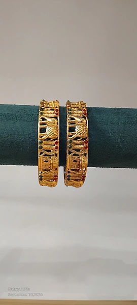 Sculpted temple elephant bangle