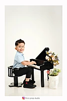 Royal Piano with Chair