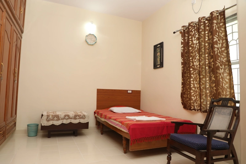 Rukhshana Ushtate Living R T Nagar Bangalore