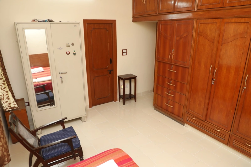 Rukhshana Ushtate Living R T Nagar Bangalore