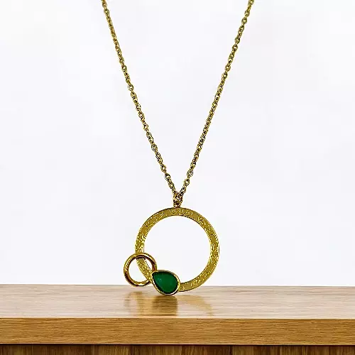 Anti-Tarnish Stainless Steel Gold Circle Pendant Necklace with Green Gemstone
