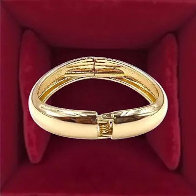 Elegant Anti-Tarnish Gold Plated Bangle with Clasp