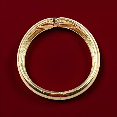 Elegant Anti-Tarnish Gold Plated Bangle with Clasp