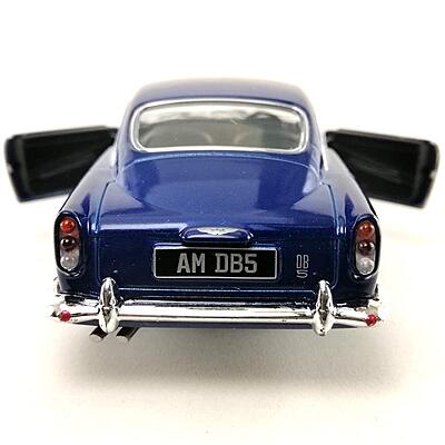 Aston Martin DB5 | 1:36 | Kinsmart