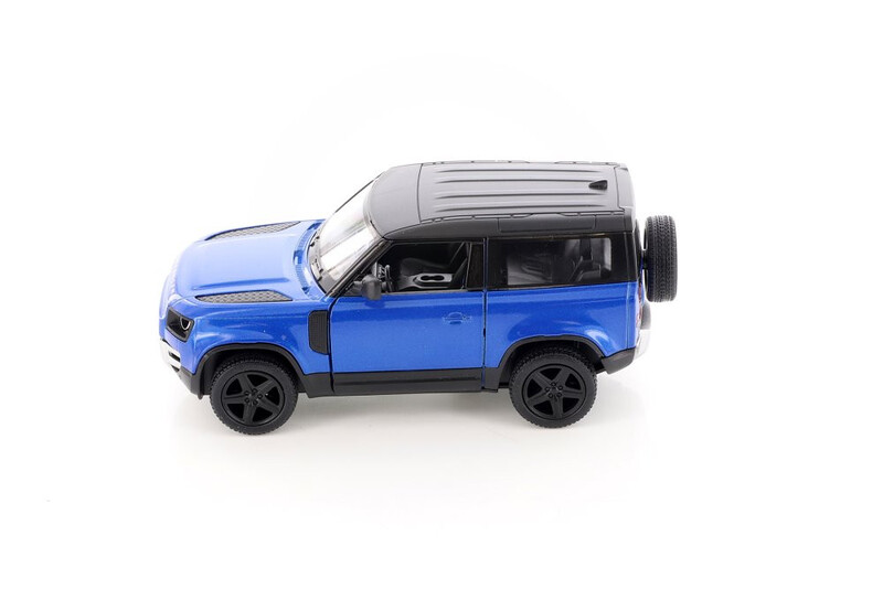 Land Rover Defender 90 1:36