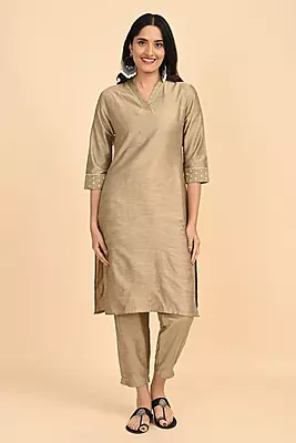 Women V-Neck Long Kurta