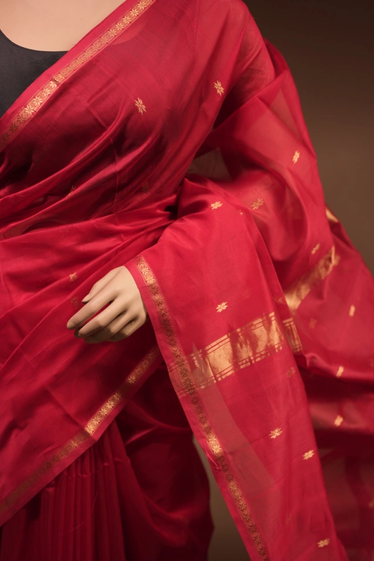 Maheswari silk - red saree with star butti and thin jari border