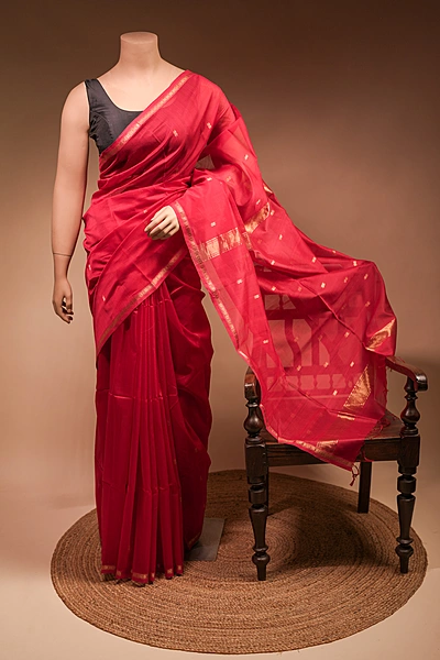 Maheswari silk - red saree with star butti and thin jari border