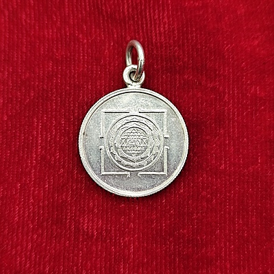 Attukal Devi Silver Pendant | Pure Silver 5gms | Divine Protection & Blessings Attukal Devi Silver Pendant | Pure Silver 5gms | Divine Protection & Blessings