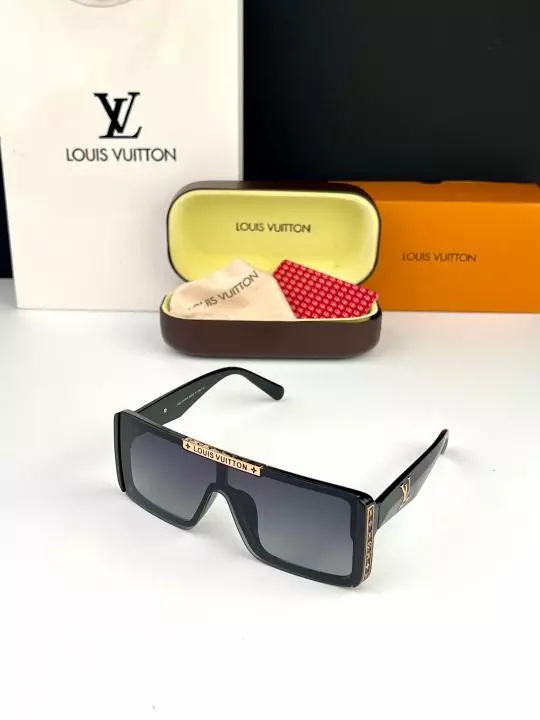 LOUI_S VUITTON SUNGLASS D-519