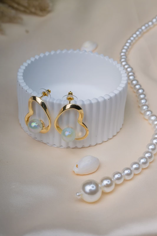 Pearl Glow Heart Earrings
