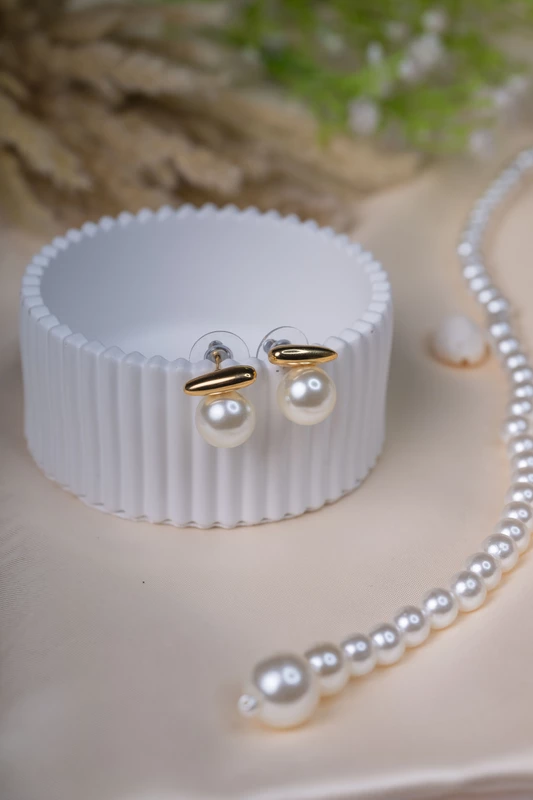 Gold Bar Pearl Drop Earrings
