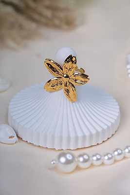 The Petal Aura Ring