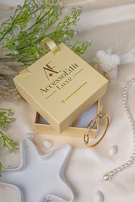 Diamond-Accent Oval Link Bracelet