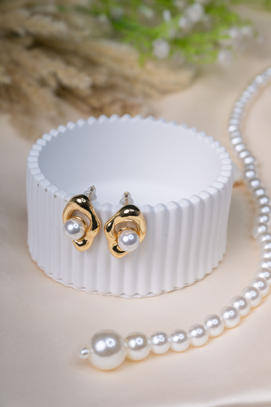Mini Pearl Studs