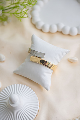 Dual Tone Classic Cuff