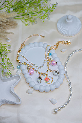 Double layered necklace