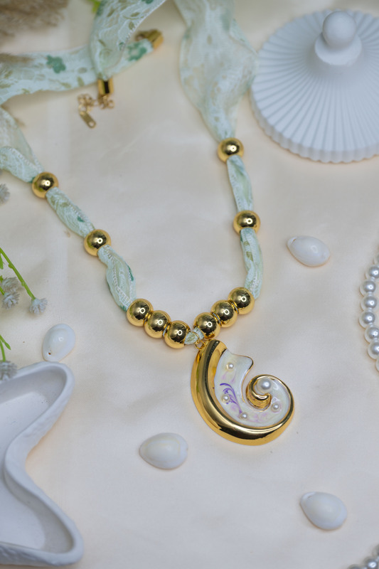 Seashell Swirl Pendant Necklace