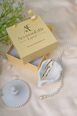 Luxe Nail Cuff