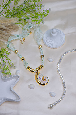 Seashell Swirl Pendant Necklace