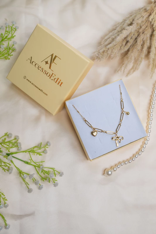 Sweetheart Charm Toggle Chain