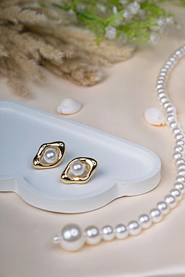 Mini Pearl Studs