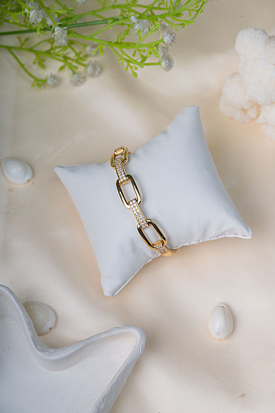 Diamond-Accent Oval Link Bracelet