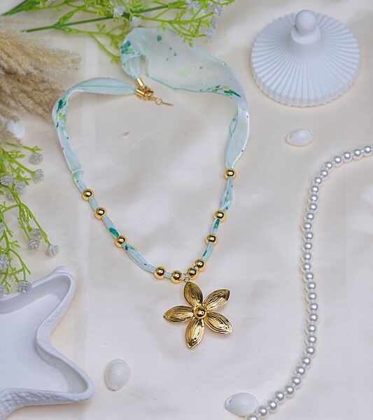 Bloom Charm Necklace