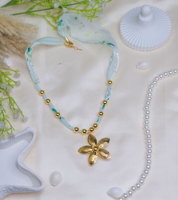 Bloom Charm Necklace