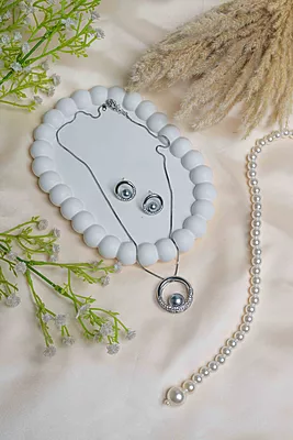 Midnight Pearl Crystal Halo Set