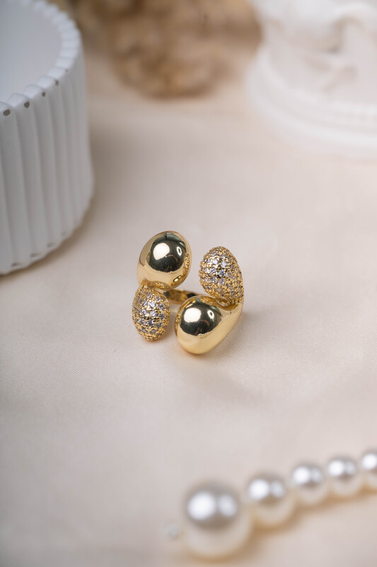 The Glided Pebble Ring