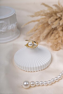 Pearl Gaze Ring